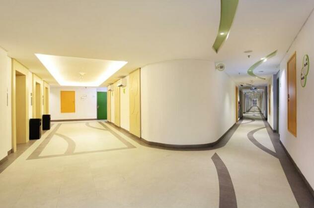 Zest Hotel Airport Jakarta - Photo5