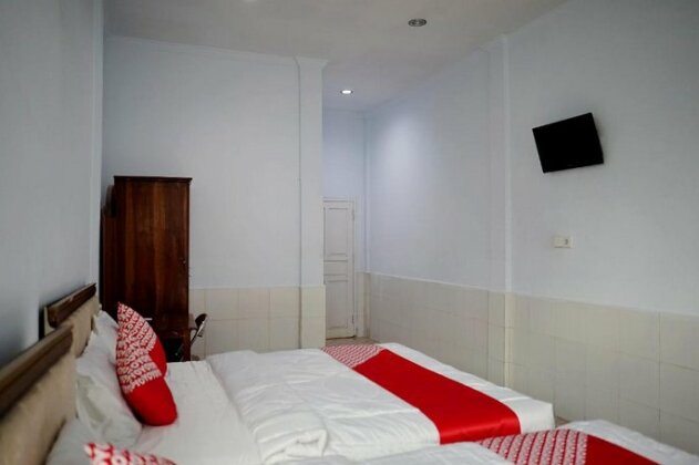 OYO 1531 Hotel Aini - Photo5