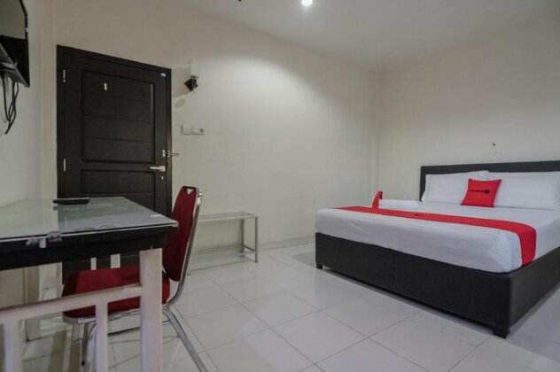 RedDoorz near Jamtos Jambi - Photo2