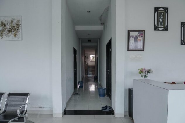 RedDoorz near Jamtos Jambi - Photo5