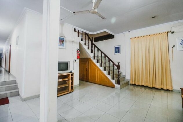 RedDoorz Plus near WTC Batanghari Mall - Photo4