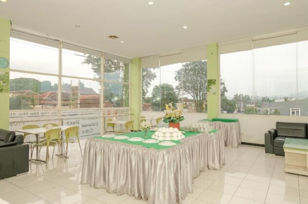 Ebizz Hotel Jember - Photo3