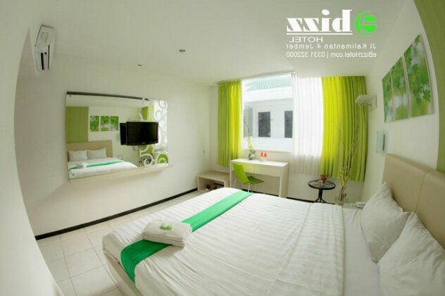 Ebizz Hotel Jember - Photo4
