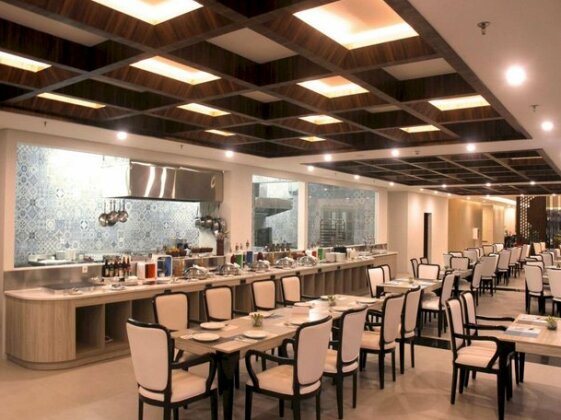 Hotel Dafam Lotus Jember - Photo3