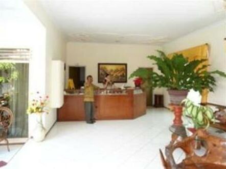 Hotel Safari Jember - Photo3