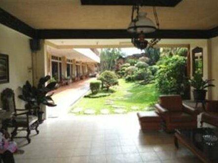 Hotel Safari Jember - Photo4
