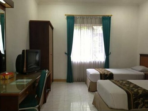 Hotel Sulawesi Jember - Photo4