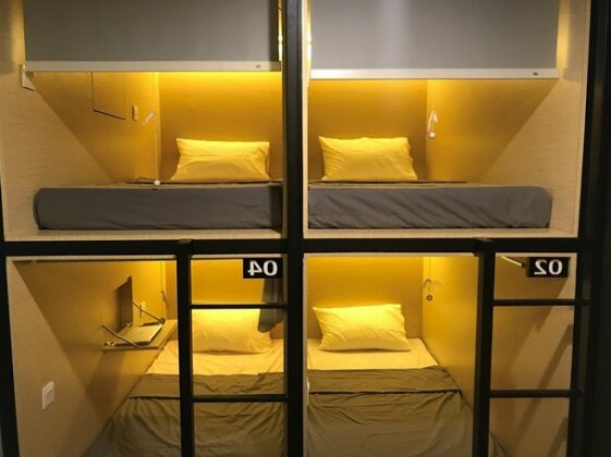 InnBox Capsule Hotel - Photo3