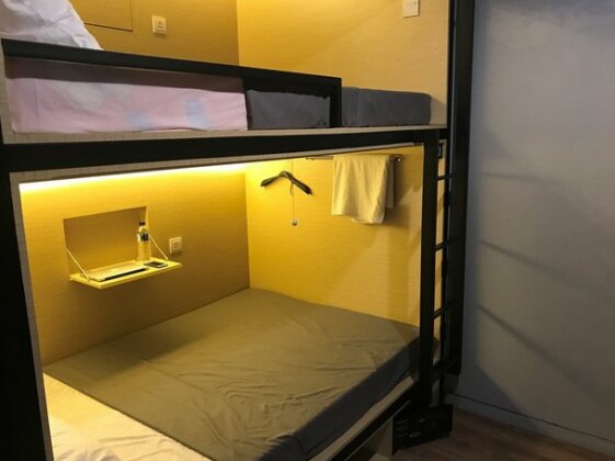 InnBox Capsule Hotel - Photo4