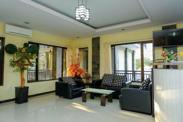 OYO 887 Green Hill Hotel and Convention Center - Photo5