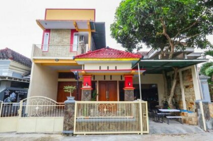 OYO Life 3064 Mahameru Kost Putra