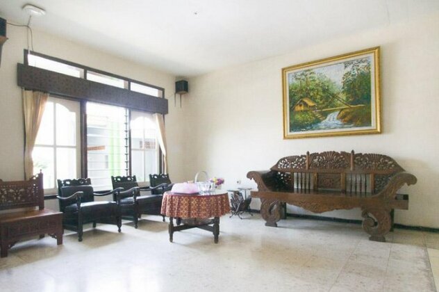 RedDoorz Syariah @ Jalan Gajah Mada - Photo3
