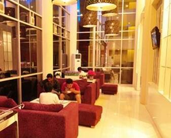 Royal Hotel n' Lounge - Photo4