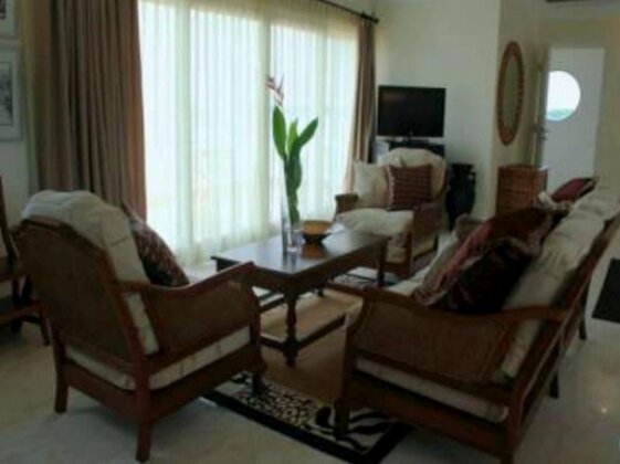 Bayfront Villa Jepara - Photo5