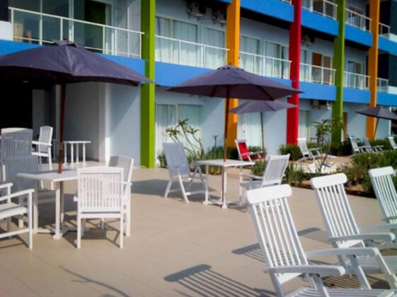 Jepara Beach Hotel - Photo2