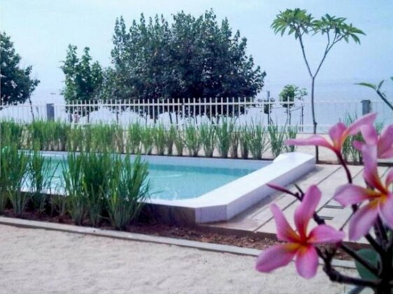 Jepara Beach Hotel - Photo4