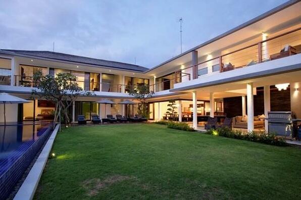 5br Jimbaran Villa Near Airport Shops - Photo2