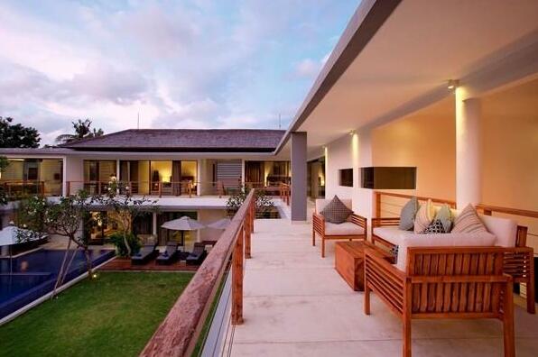 5br Jimbaran Villa Near Airport Shops - Photo4