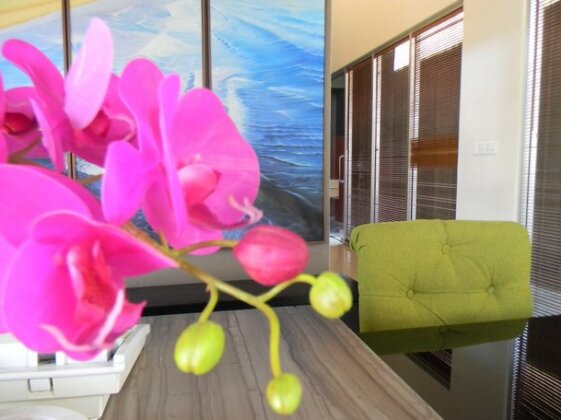 Ahimsa Beach - Photo5