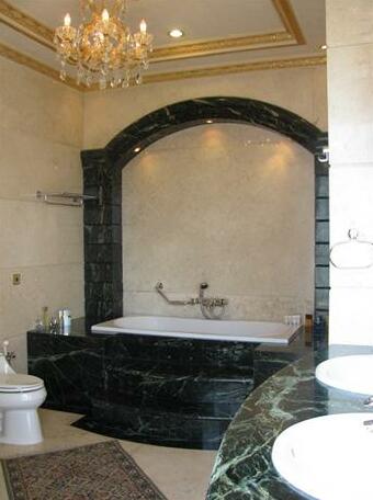 Balmoral Mansion Bali - Photo4