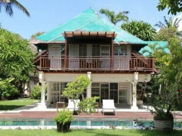 Exotic Beach Villa Alamanda