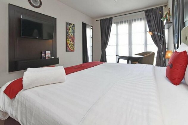 RedDoorz Plus near Pantai Jimbaran - Photo2