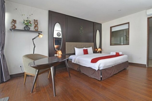RedDoorz Plus near Pantai Jimbaran - Photo3