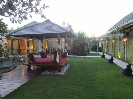 Villa Oasis Jimbaran - Photo4