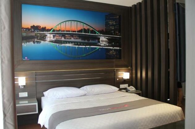 Neotel Hotel City Centre - Photo5