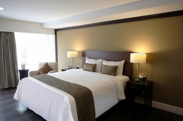 Delonix Hotel Karawang - Photo2