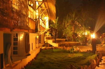 Ary's Lagoon Bungalow & Hotel