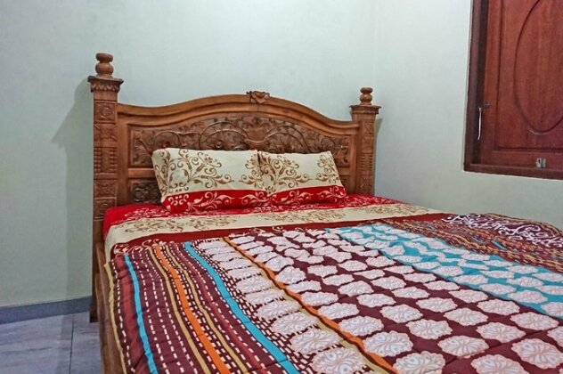 SPOT ON 2531 Tri Putra Residence - Photo2