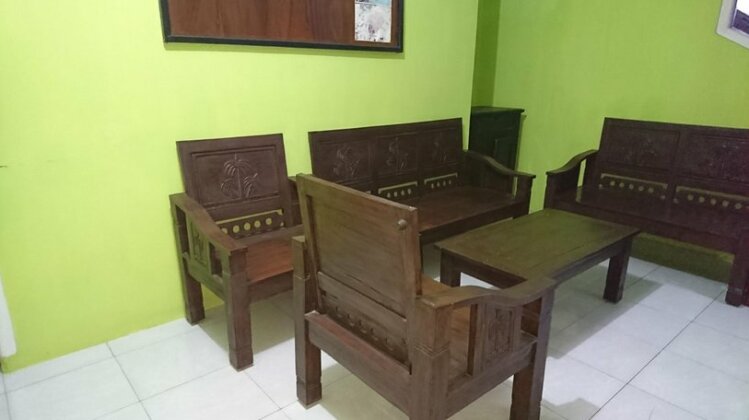 SPOT ON 2531 Tri Putra Residence - Photo3