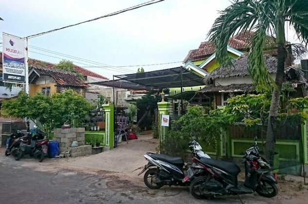 SPOT ON 2531 Tri Putra Residence - Photo5