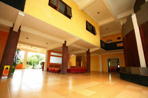 Hotel Selopanggung Kediri - Photo2