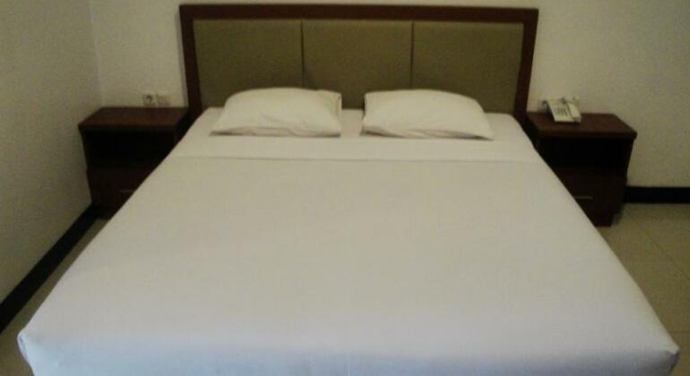 Adipati Hotel - Photo5