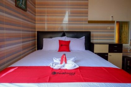 RedDoorz near Kendari Beach 2