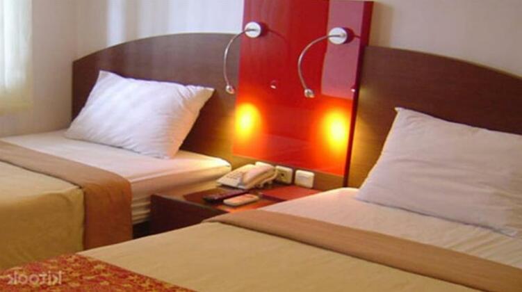 Kenari Asri Hotel - Photo2