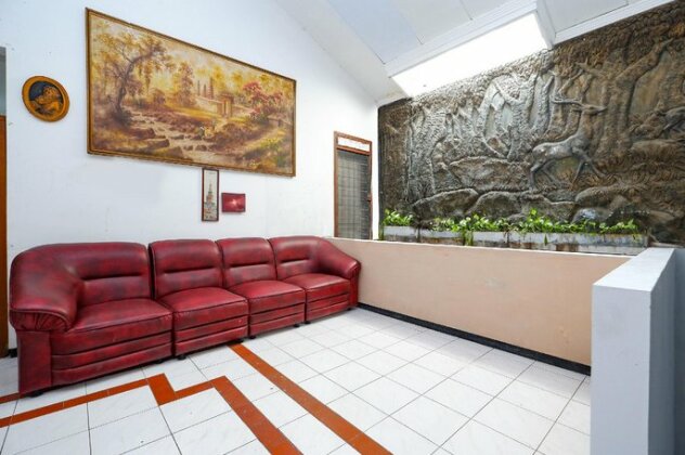 SPOT ON 2240 Simpang Tujuh Residence - Photo4