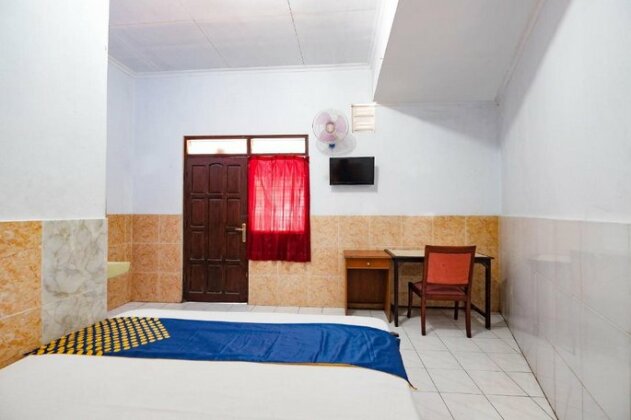 SPOT ON 2865 Sartika Inn Pati - Photo4