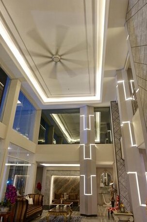 M Hotel Kupang - Photo2