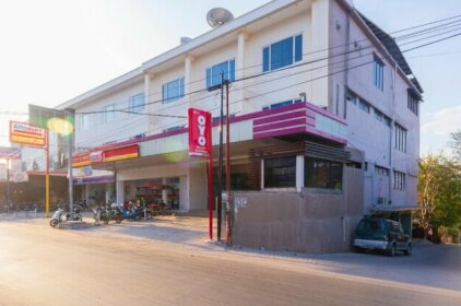 OYO 1977 Harvest Residence