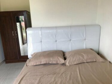 OYO 2965 Silvia Residence