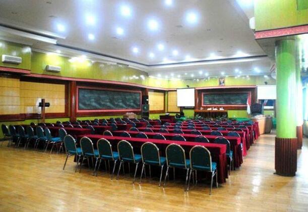 Sylvia Hotel Kupang - Photo2