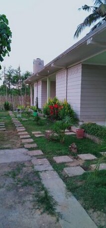 Hut Hostel