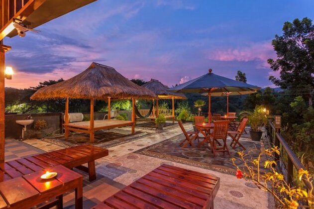 Kintari Indah Homestay - Photo2