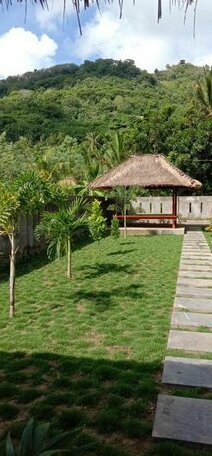 The Secret Village - Photo2