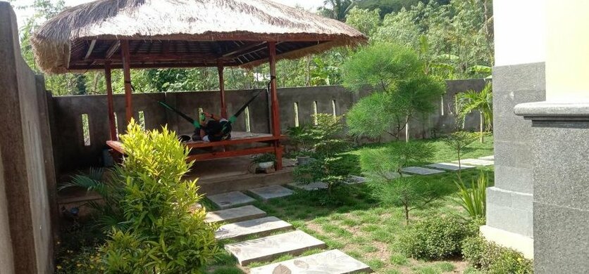 The Secret Village - Photo5