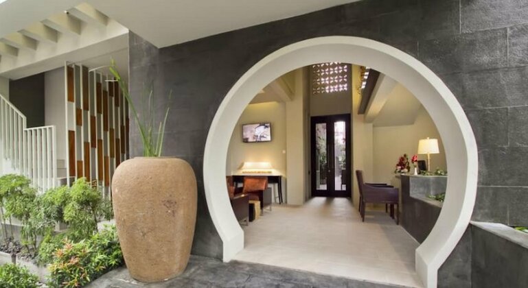 18 Suite Villa Loft At Kuta - Photo4