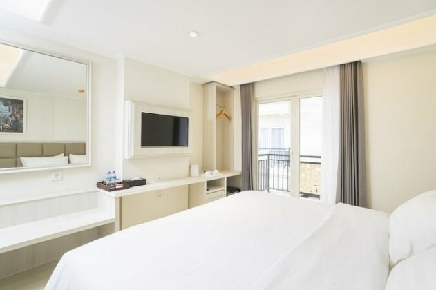 Alron Hotel - Photo2